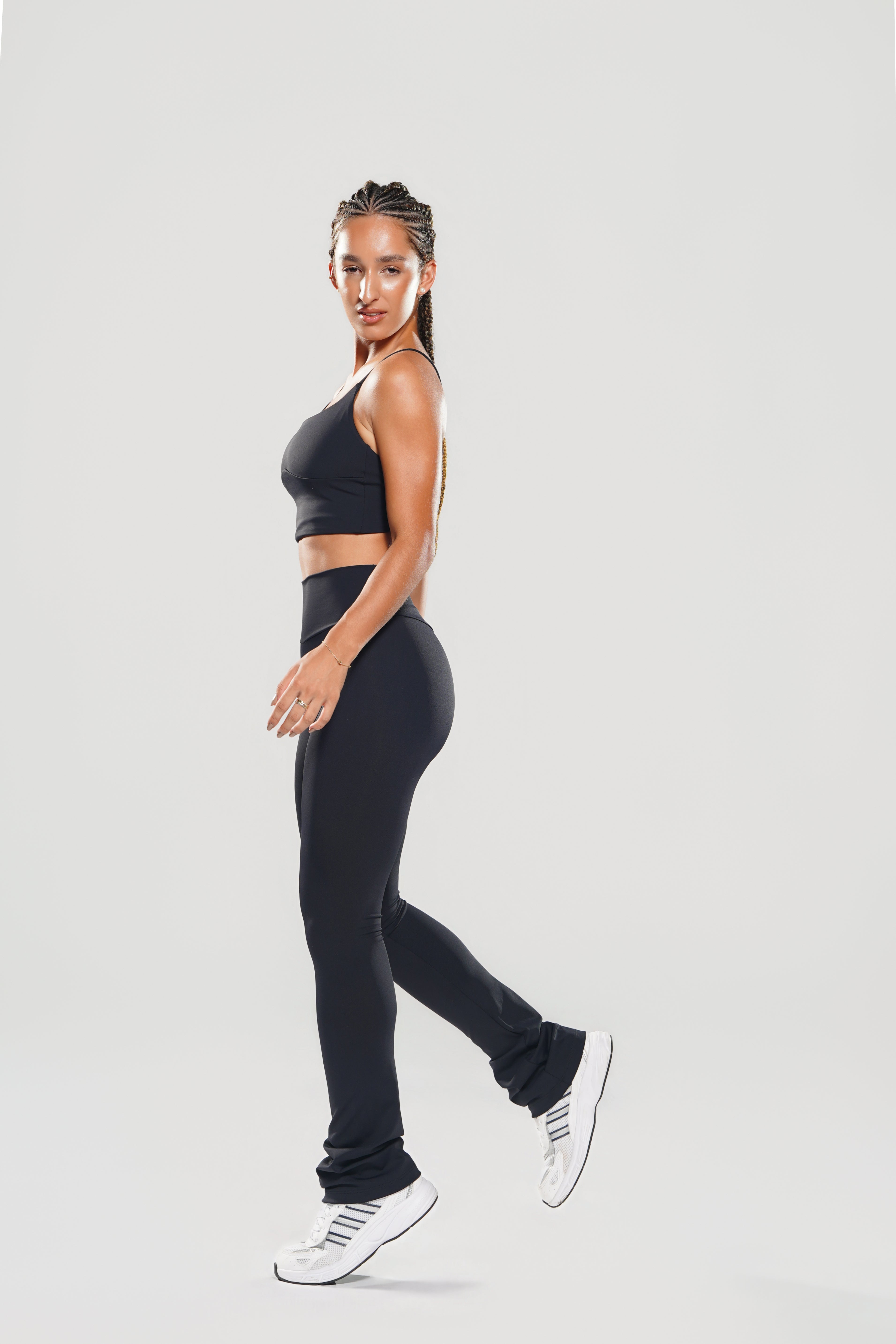 Top Fitness Feminino Preto CEYÓ com Alças Finas e Decote Redondo