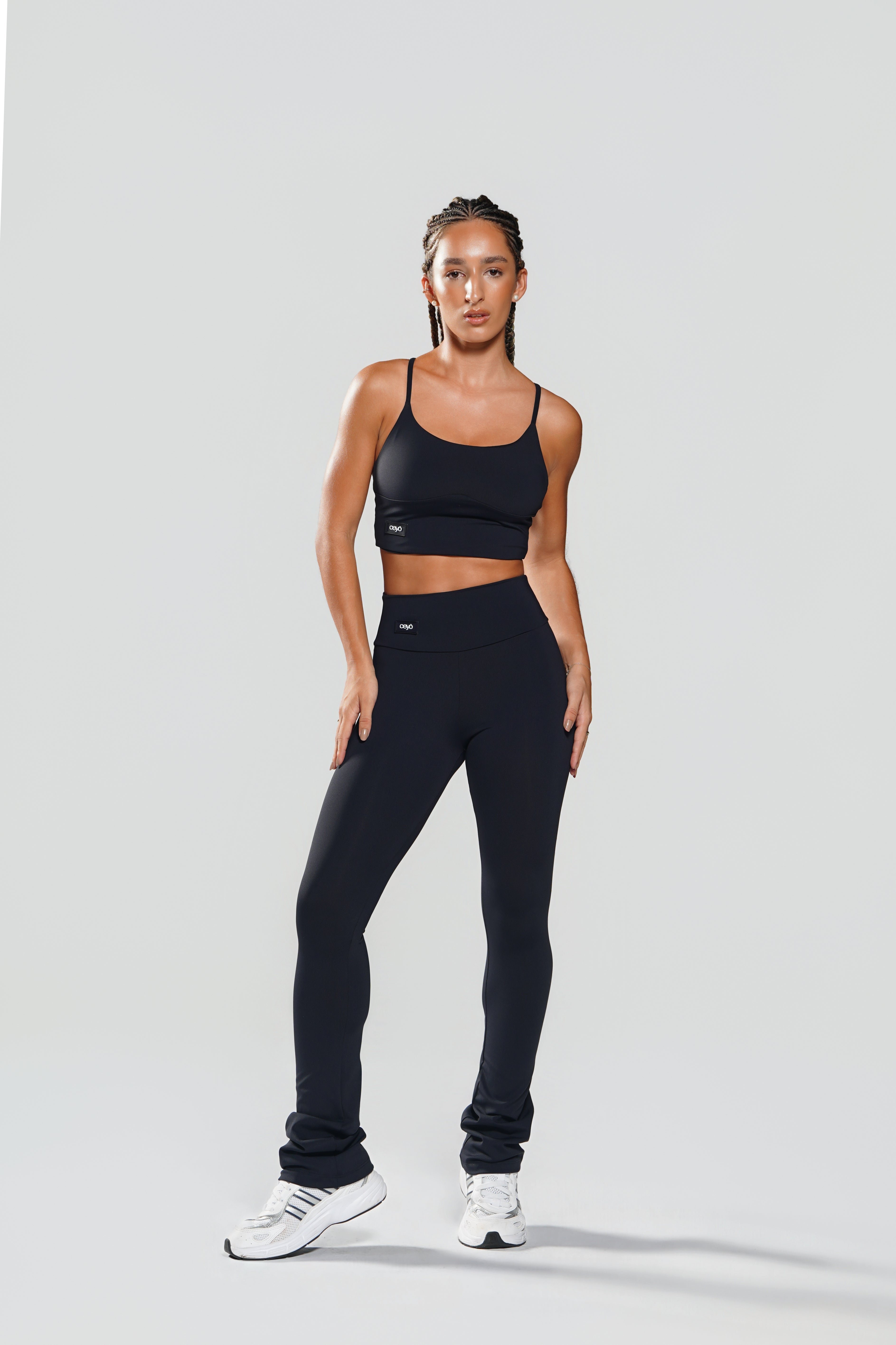 Top Fitness Feminino Preto CEYÓ com Alças Finas e Decote Redondo