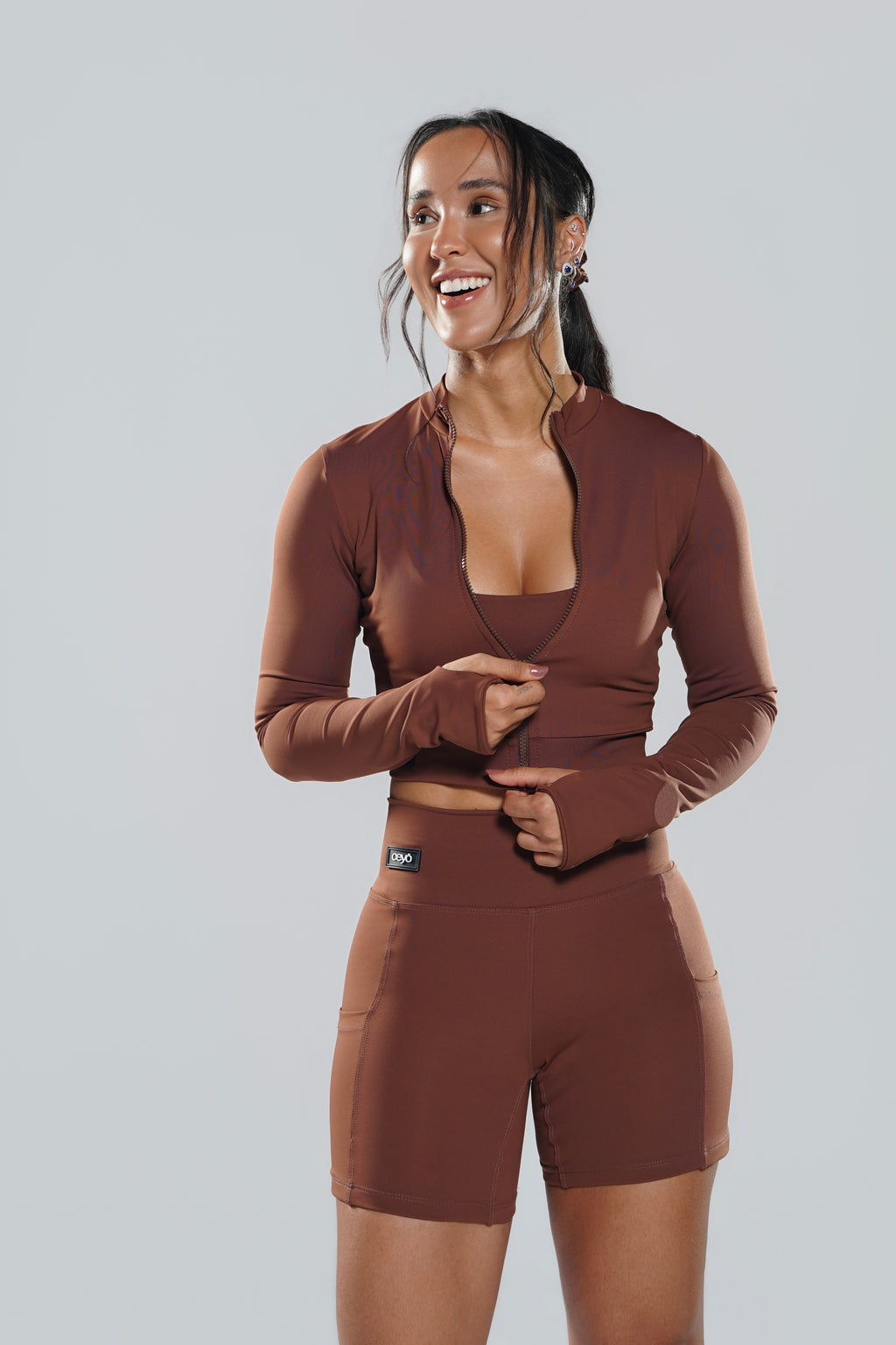 Jaqueta Bomber Fitness Feminina Marrom CEYÓ com Zíper e Manga Longa