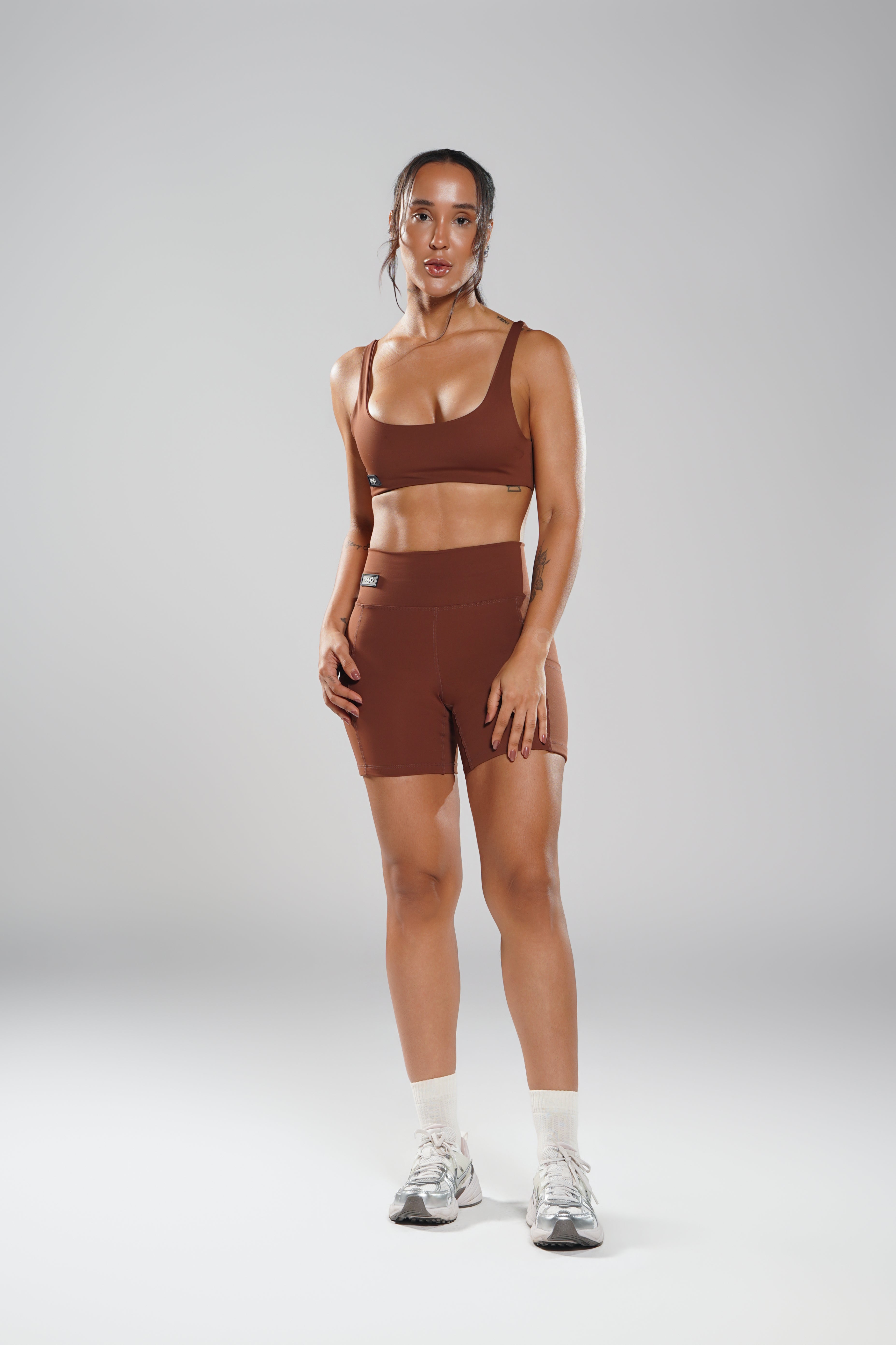 Top Fitness Feminino Marrom CEYÓ com Alças Largas e Decote Reto